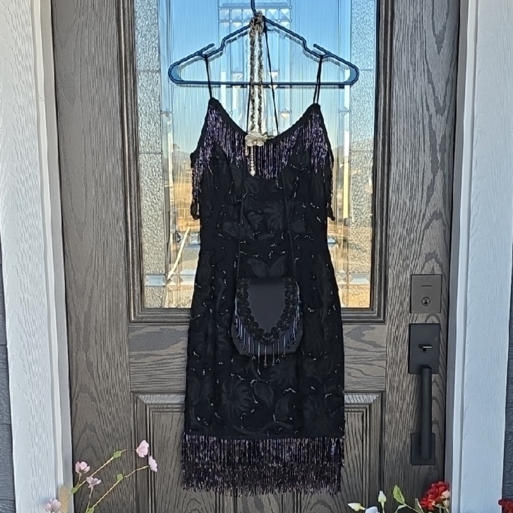 Chic Black and Purple Mini Flapper Girl Dress with Beaded Fringe